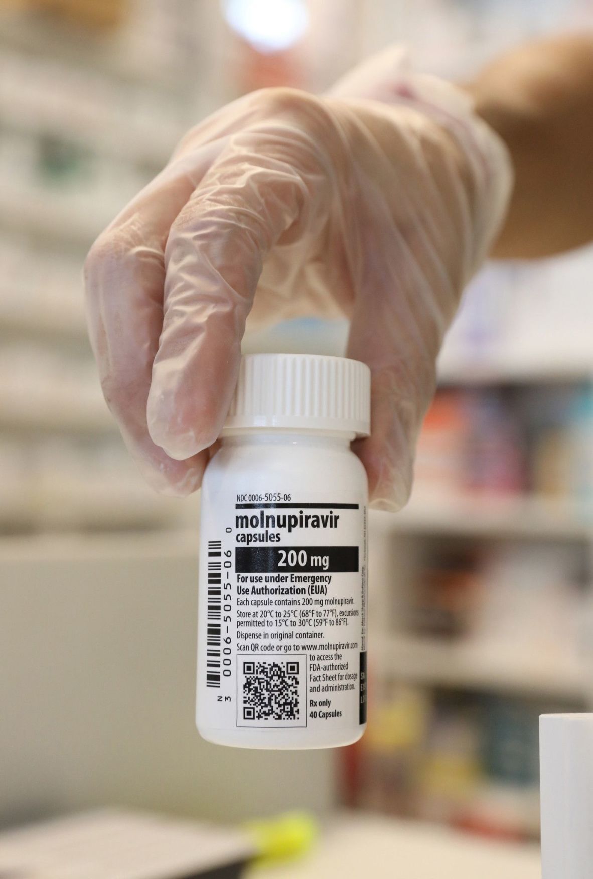 US-NEWS-ILLINOIS-PHARMACIES-RECEIVING-PFIZERS-COVID-2-TB.jpg